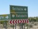 Solitaire, porte bien son nom ce bled, essence, rafrachissement et ravitaillement avant d'arriver sur l'entre du dsert du Namibe.